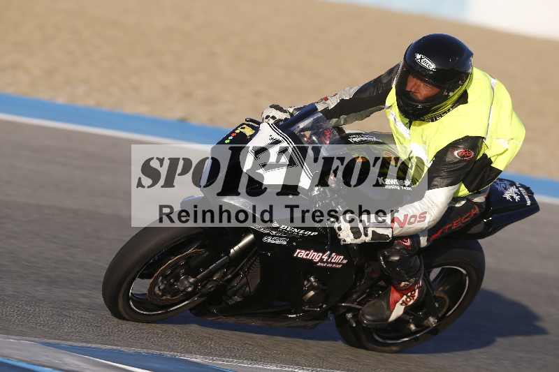 /Archiv-2024/02 29.01.-02.02.2024 Moto Center Thun Jerez/Gruppe gruen-green/17